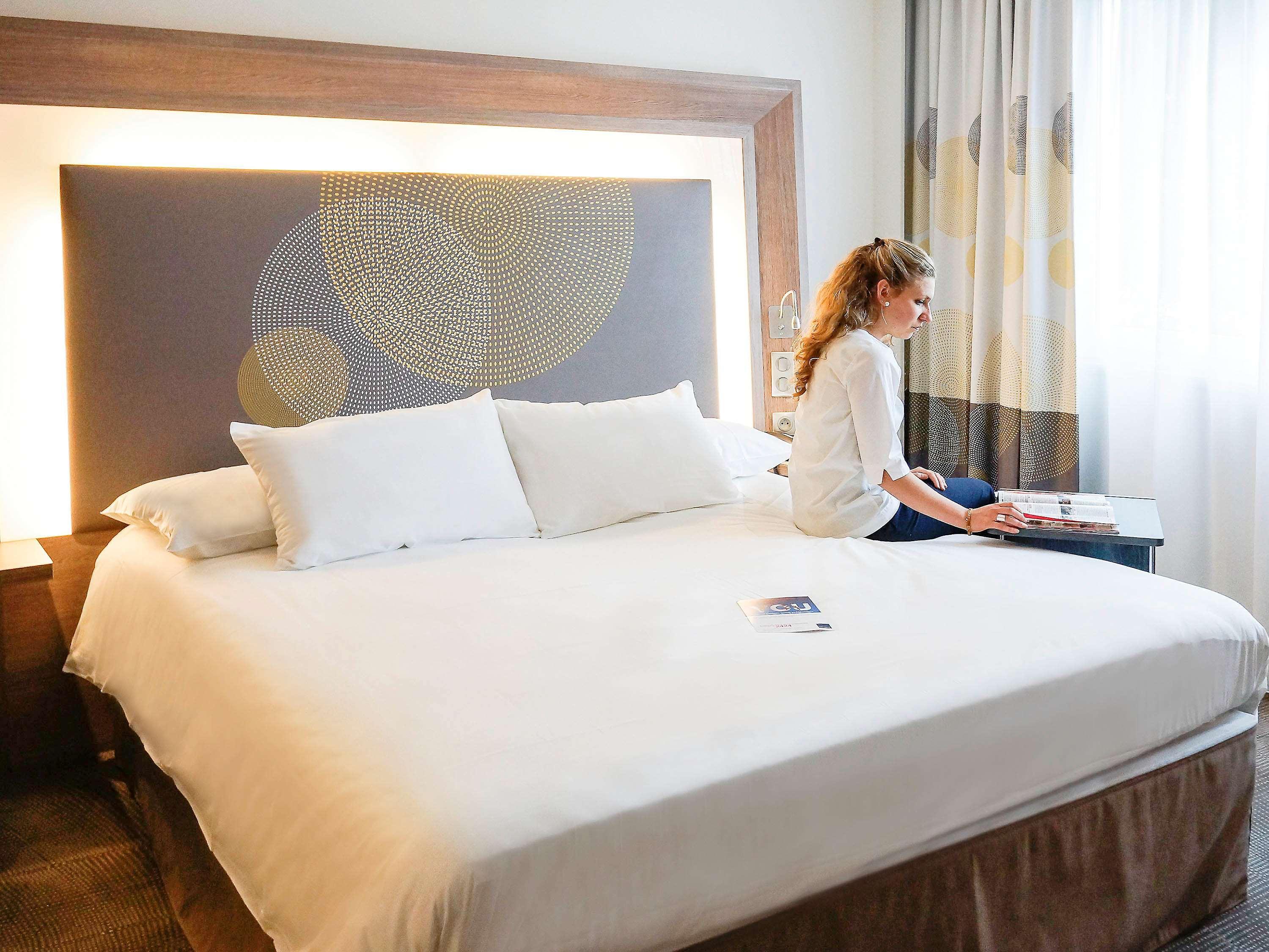 Novotel Saclay Esterno foto
