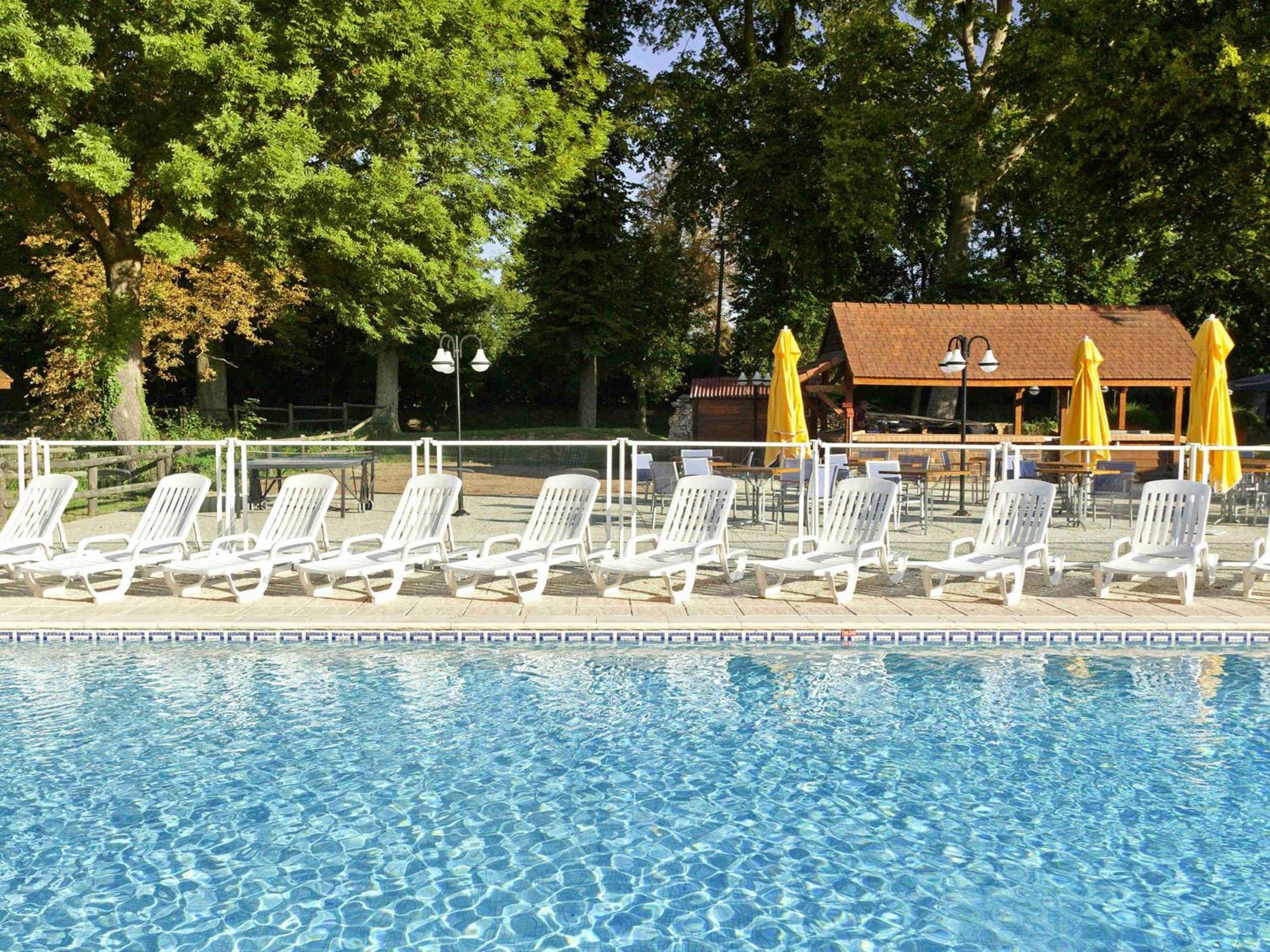 Novotel Saclay Esterno foto
