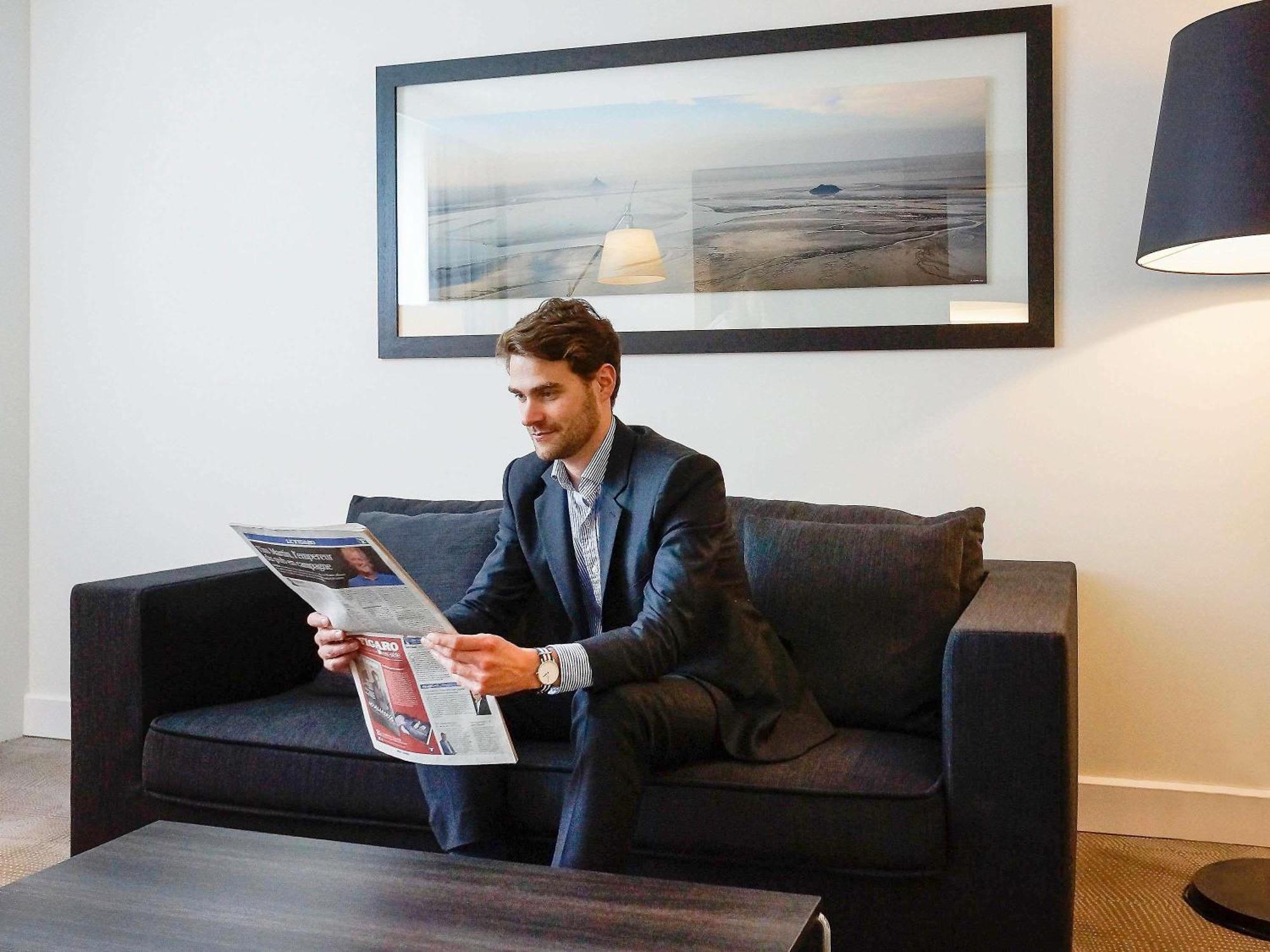 Novotel Saclay Esterno foto