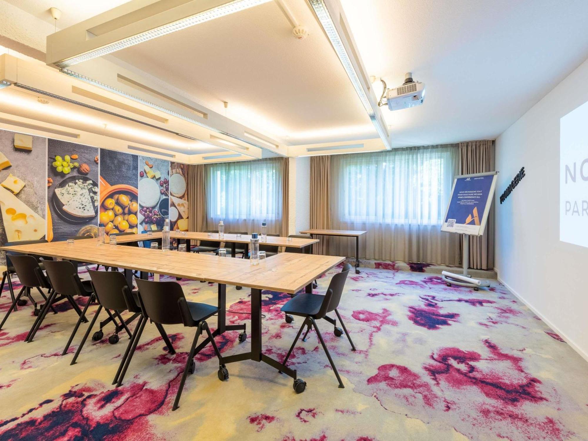Novotel Saclay Esterno foto