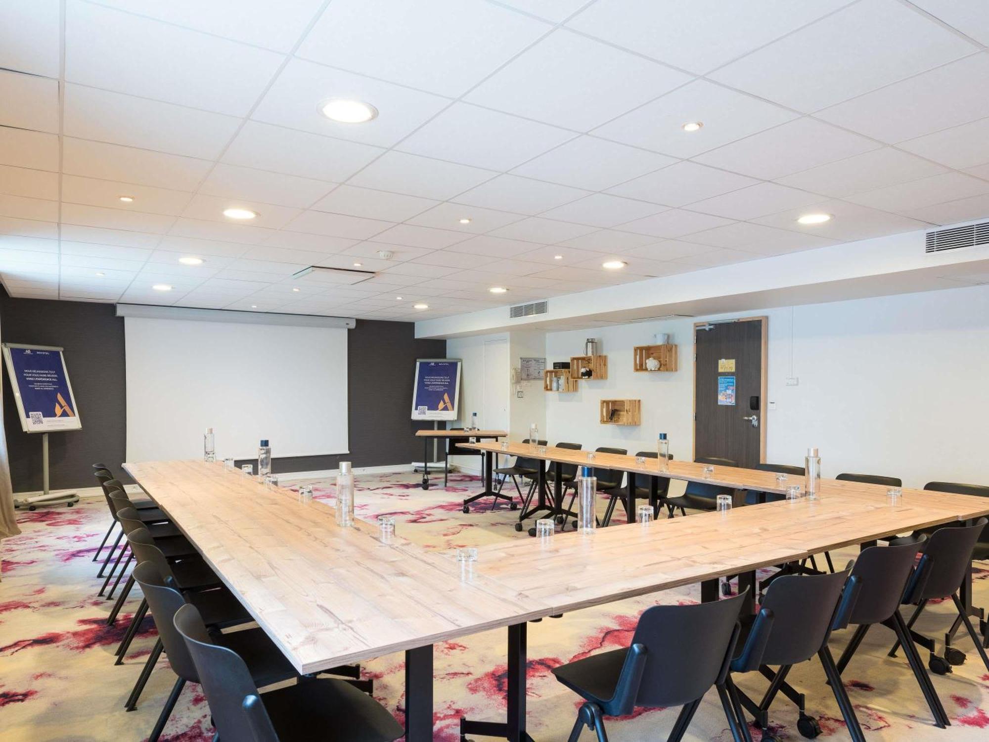 Novotel Saclay Esterno foto