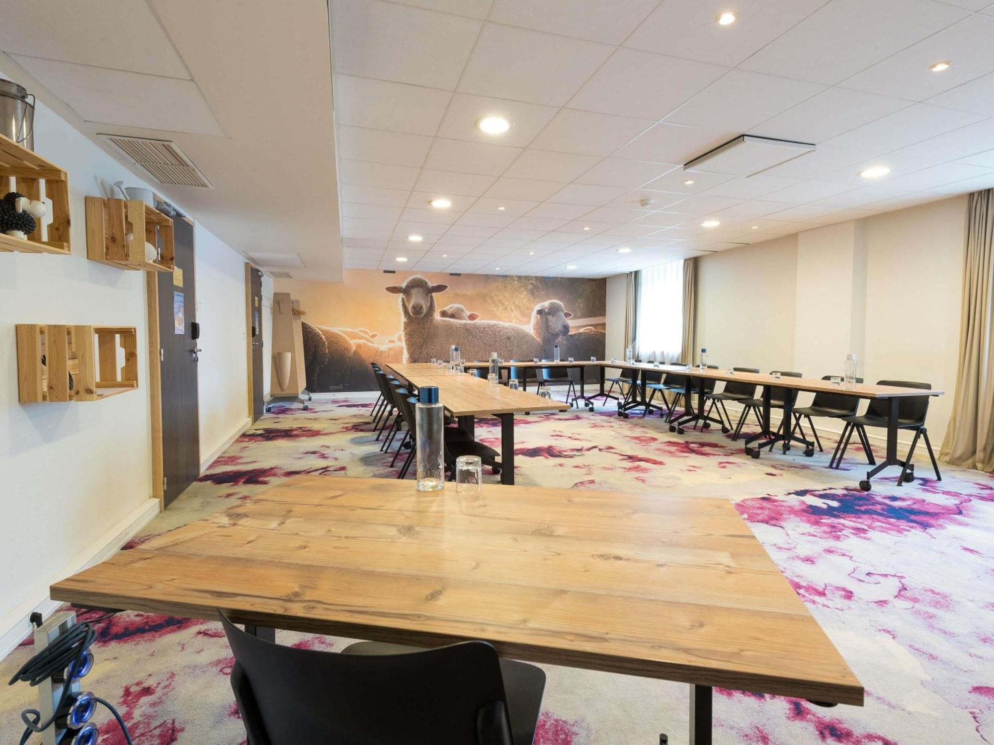 Novotel Saclay Esterno foto